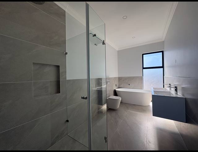 4 BEDROOM HOUSE FOR SALE IN SANDOWN